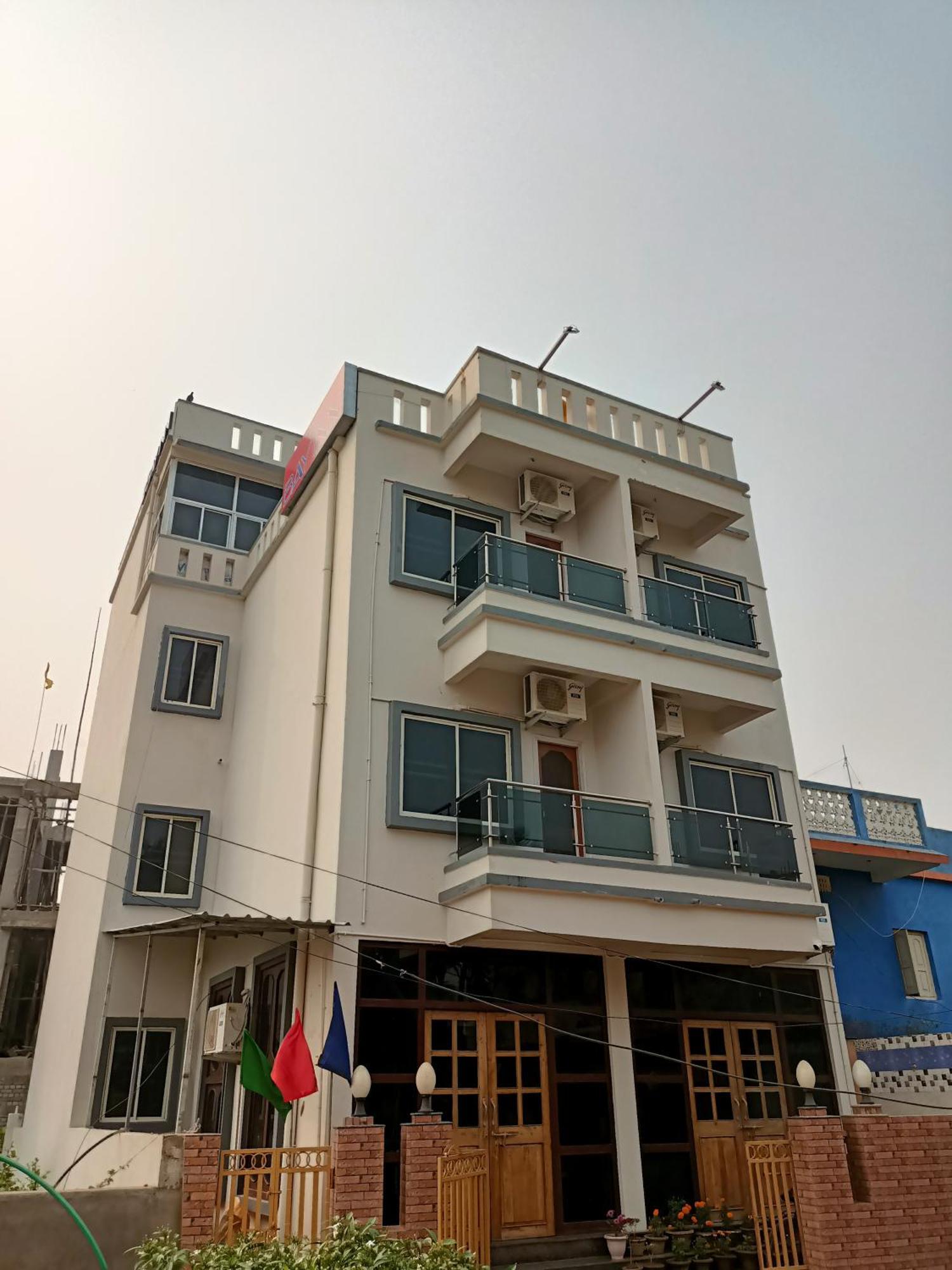Bay Inn Puri Bagian luar foto
